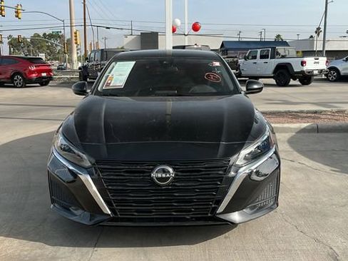 Used 2023 Nissan Altima 2.5 S image 2