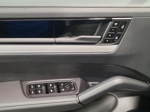 New 2026 Porsche Cayenne Coupe image 14