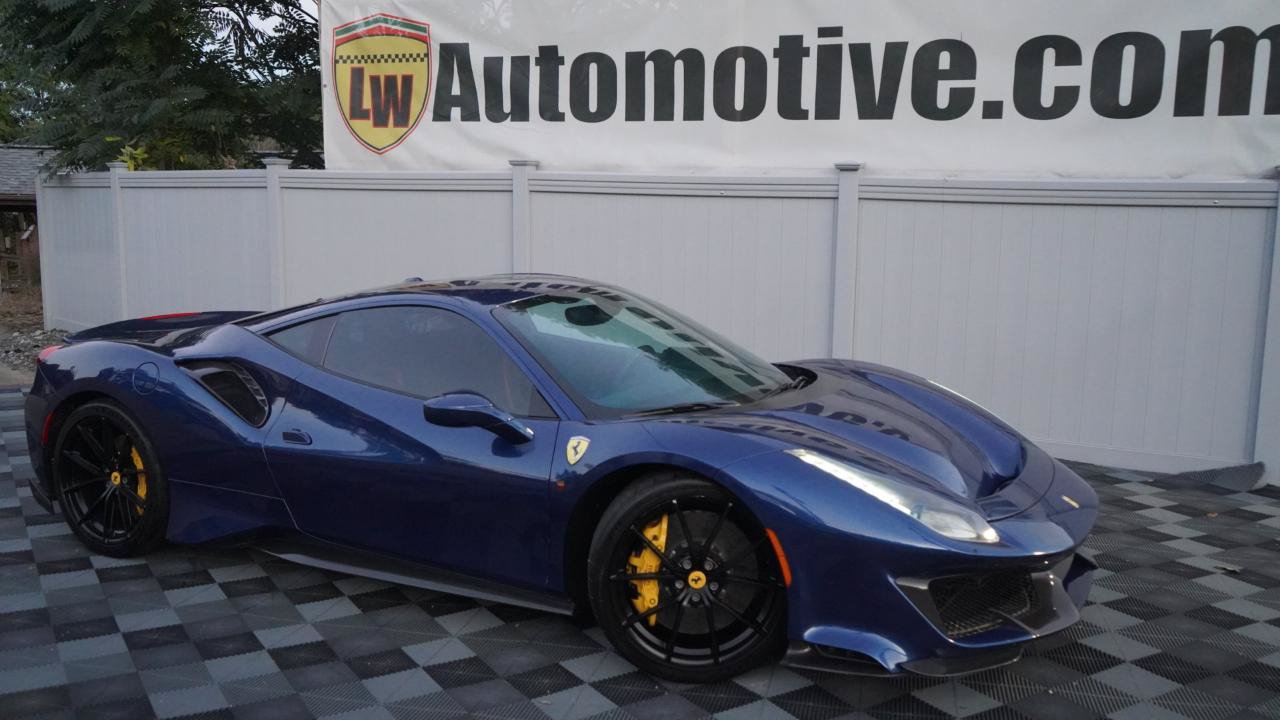 Used 2018 Ferrari 488 GTB RWD image 13