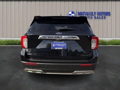 Used 2022 Ford Explorer XLT w/ Equipment Group 202A image 4