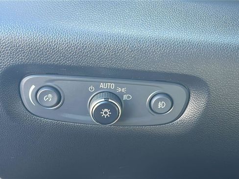 Certified 2019 Chevrolet Traverse LT image 16