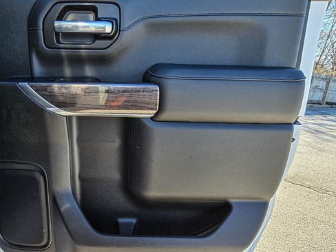 Used 2020 Chevrolet Silverado 1500 LTZ w/ LTZ Premium Package image 33