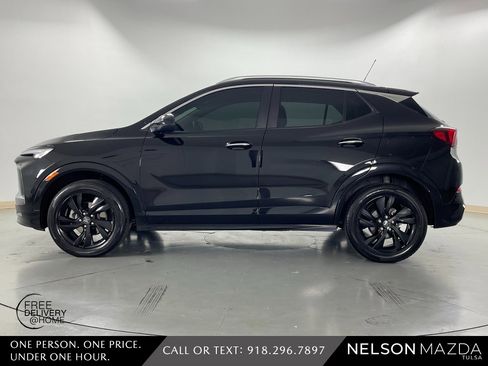 Used 2024 Buick Encore GX Sport Touring image 9