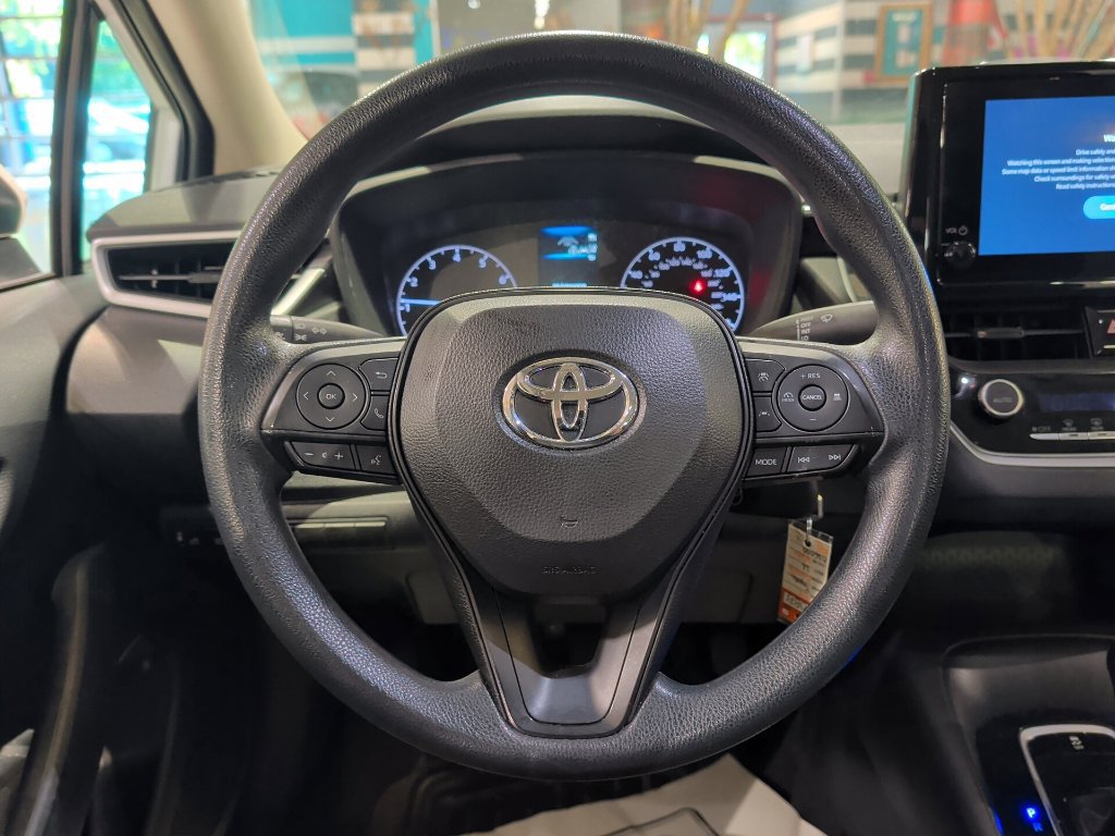 Used 2023 Toyota Corolla LE FWD image 2