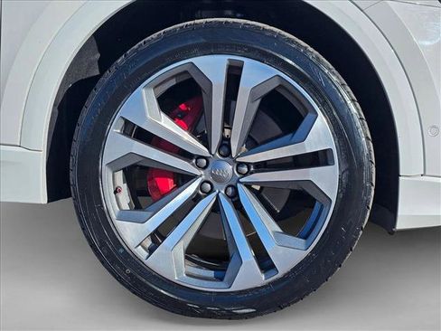 Used 2019 Audi Q8 Premium Plus w/ Premium Plus image 21