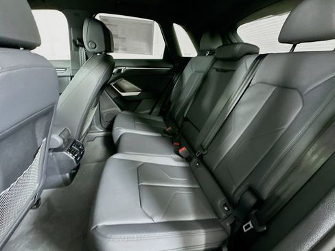 New 2025 Audi Q3 2.0T Premium image 9