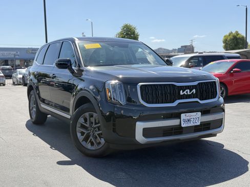 Used 2024 Kia Telluride LX FWD image 2