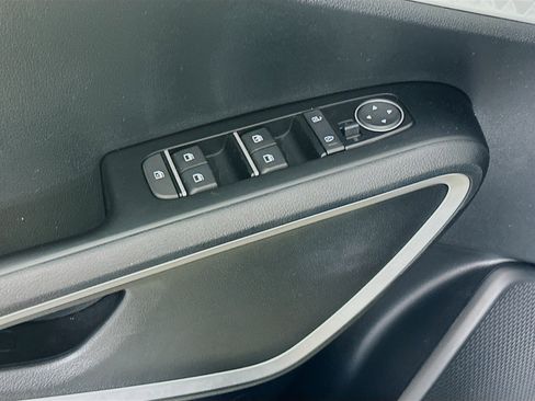 Used 2025 Kia Soul LX w/ LX Technology Package image 15