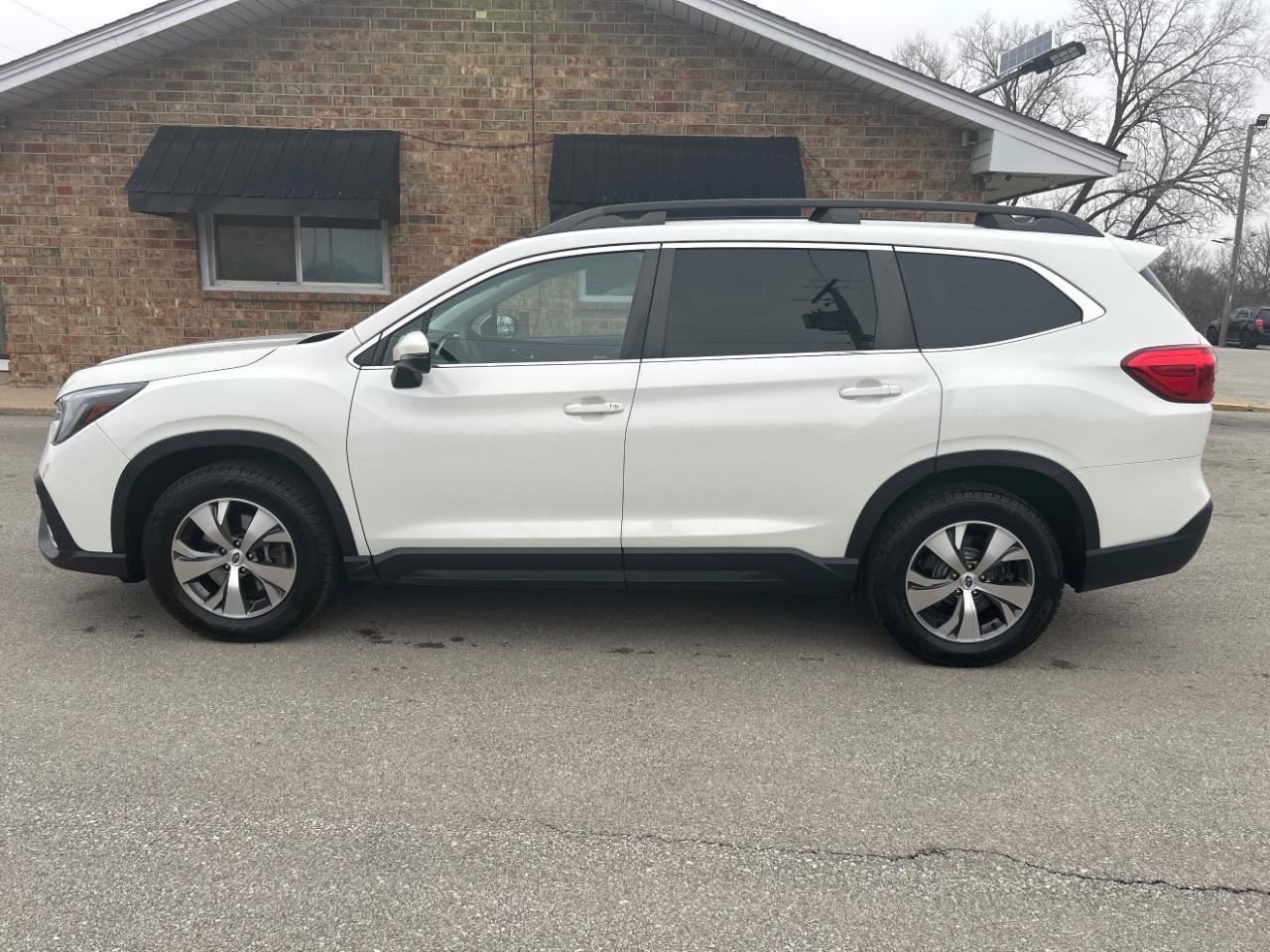 Used 2023 Subaru Ascent Premium w/ Convenience Package AWD/4WD image 10