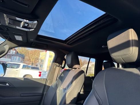 Used 2025 Lexus GX 550 image 21