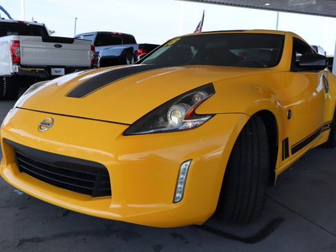 Used 2018 Nissan 370Z Coupe w/ Z34 Heritage Edition - Yellow image 9