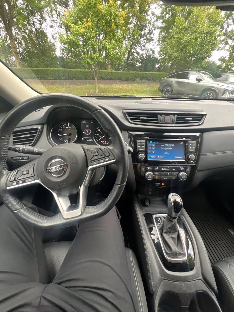 Used 2017 Nissan Rogue SL w/ SL Premium Package FWD image 14