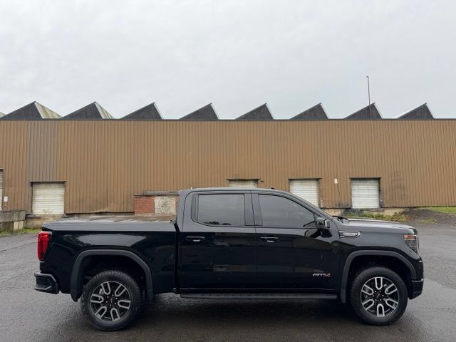Used 2024 GMC Sierra 1500 AT4 w/ Technology Package AWD/4WD image 4