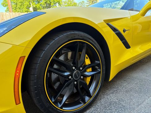 Used 2018 Chevrolet Corvette Stingray Convertible RWD image 11
