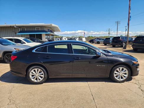 Used 2024 Chevrolet Malibu LT image 2
