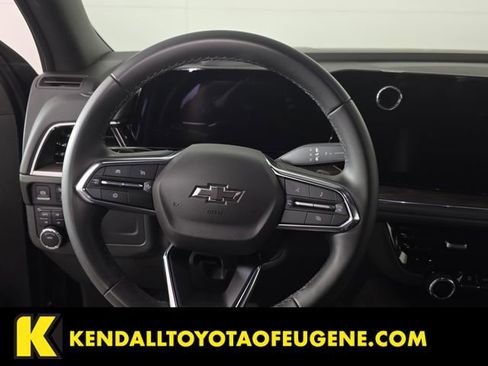 Used 2025 Chevrolet Suburban Z71 AWD/4WD image 11