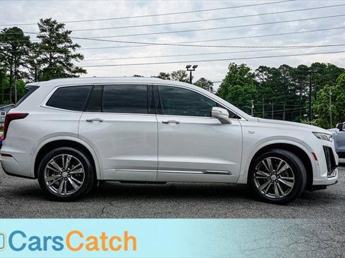 Used 2021 Cadillac XT6 Premium Luxury w/ Platinum Package FWD image 2