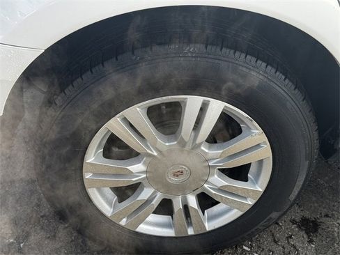 Used 2016 Cadillac SRX Luxury w/ Driver Awareness Package image 12