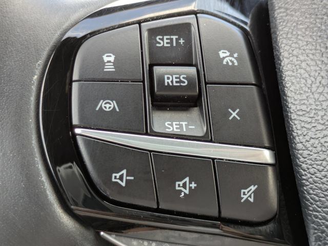 Used 2023 Ford Explorer Platinum w/ Technology Package AWD/4WD image 25