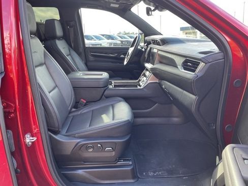 Used 2024 GMC Yukon Denali w/ Advanced Technology Package image 31