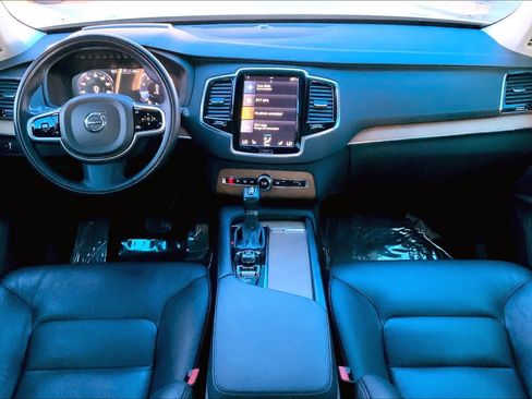 Used 2021 Volvo XC90 T6 Momentum w/ Advanced Package image 15
