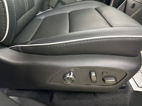 New 2026 Buick Enclave Avenir w/ Super Cruise Package AWD/4WD image 18