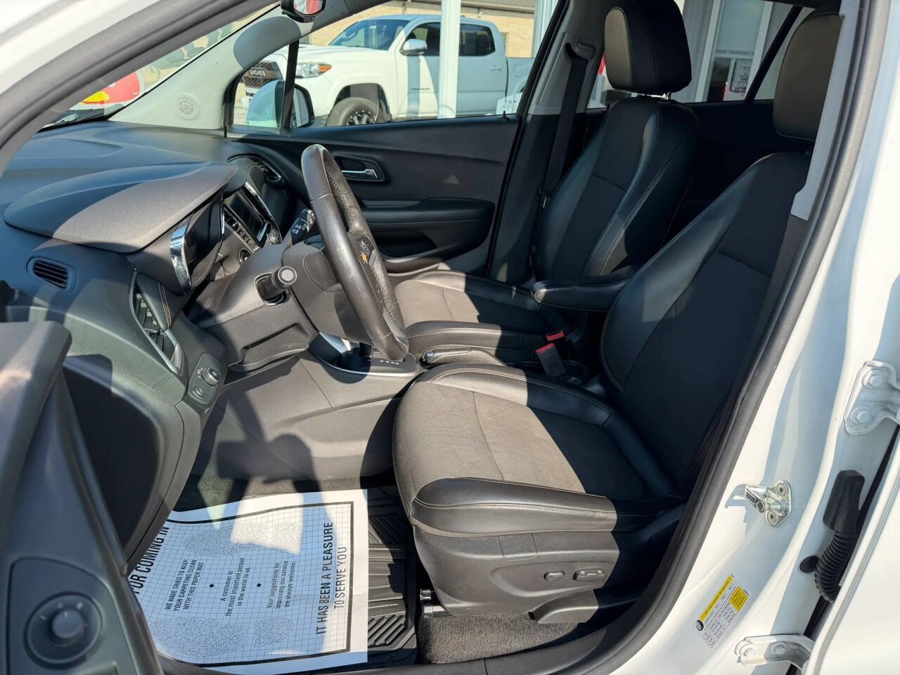 Used 2018 Chevrolet Trax LT w/ LT Convenience Package AWD/4WD image 11