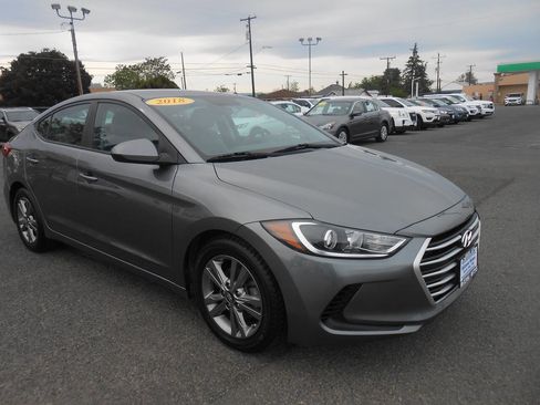 Used 2018 Hyundai Elantra SEL FWD image 3