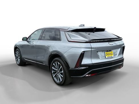 Used 2024 Cadillac Lyriq Sport AWD/4WD image 3