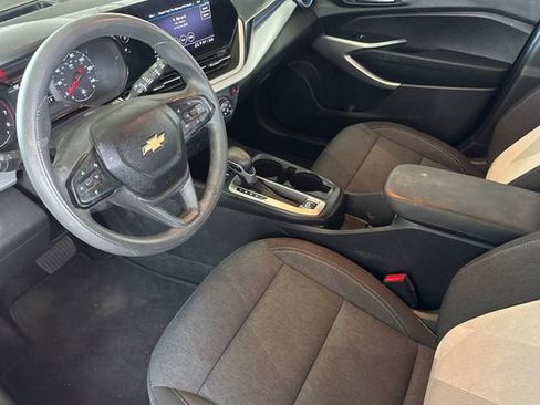 Used 2024 Chevrolet Trax LS w/ LS Convenience Package FWD image 10