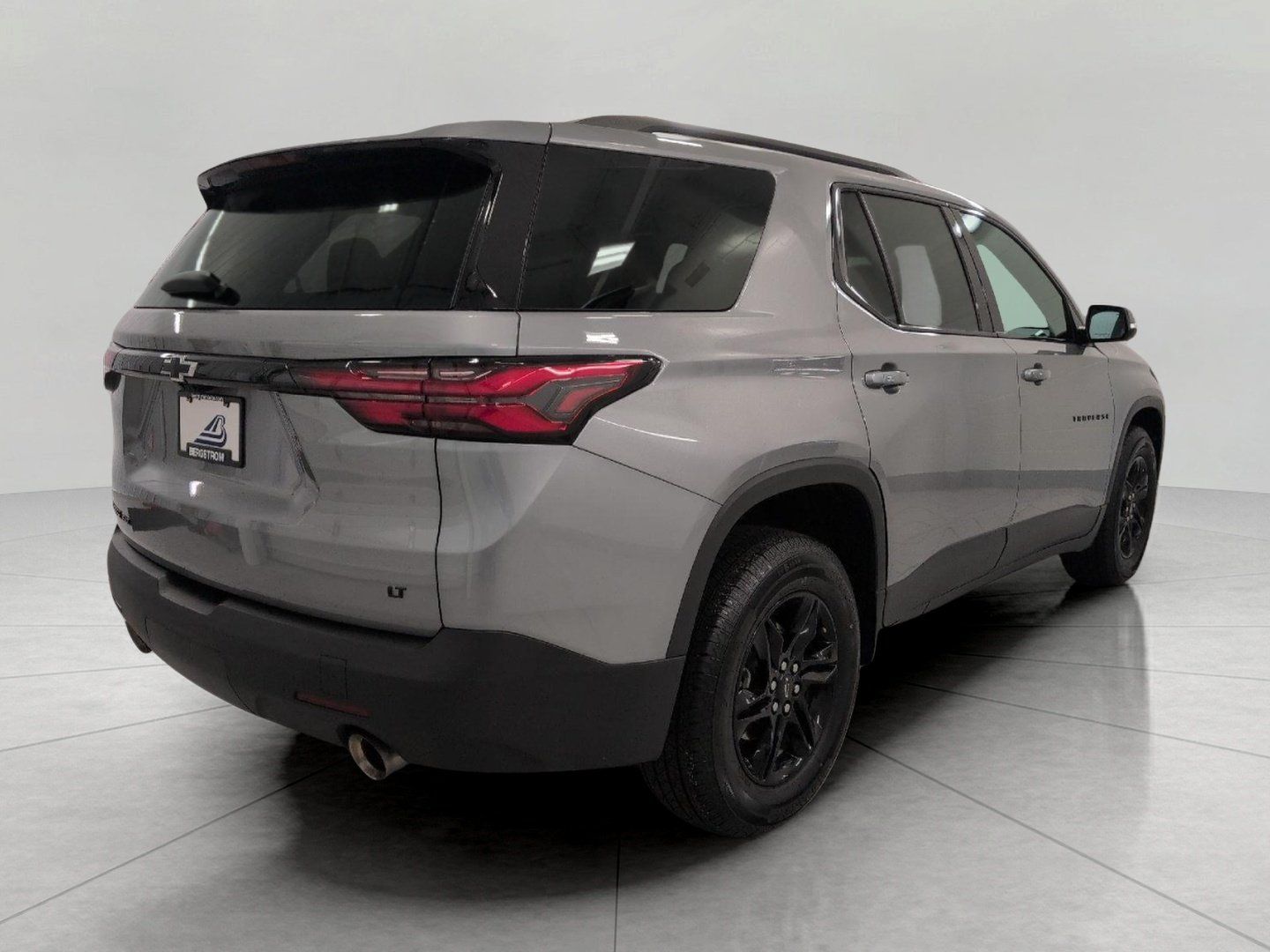 Used 2023 Chevrolet Traverse LT w/ Midnight/Sport Edition AWD/4WD image 19