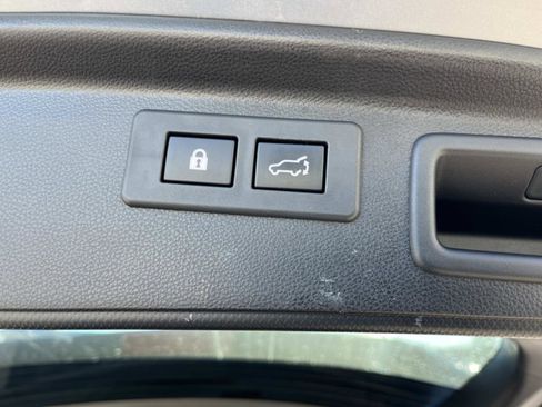 Used 2022 Subaru Forester Limited image 9