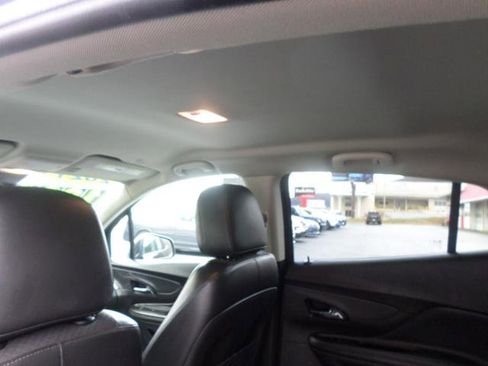 Used 2021 Buick Encore Preferred w/ Safety Package image 22