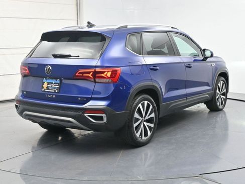 Used 2022 Volkswagen Taos SE w/ Panoramic Sunroof Package AWD/4WD image 23