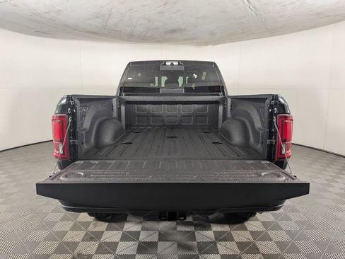 New 2026 RAM 2500 Laramie AWD/4WD image 9