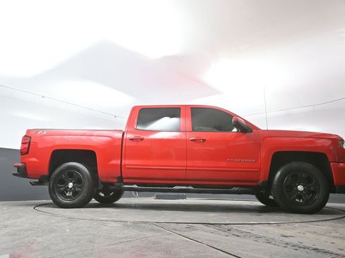 Used 2018 Chevrolet Silverado 1500 LT w/ All Star Edition image 25