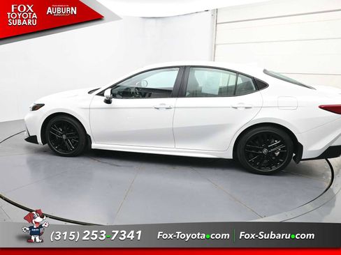 Used 2025 Toyota Camry SE w/ Convenience Package FWD image 20