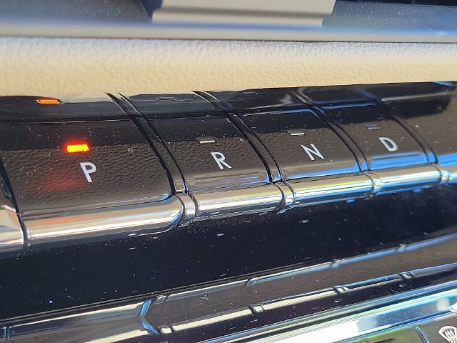 Used 2025 Lincoln Corsair AWD w/ Equipment Group 101A image 19
