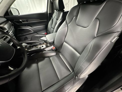 New 2025 Kia Telluride S image 15