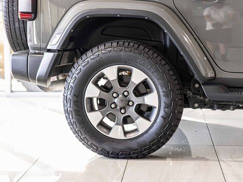 Used 2022 Jeep Wrangler Unlimited Sahara w/ Cold Weather Group image 11