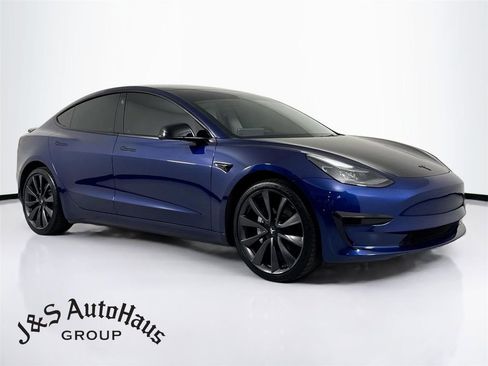 Used 2023 Tesla Model 3 Standard Range RWD image 1