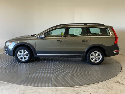 Used 2011 Volvo XC70 3.2 image 2