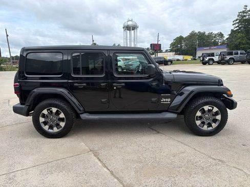 Used 2019 Jeep Wrangler Unlimited Sahara AWD/4WD image 5