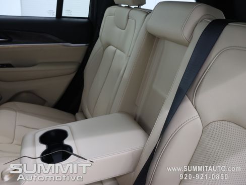 New 2026 Jeep Grand Cherokee Limited w/ Luxury Tech Group II AWD/4WD image 44