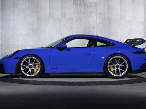 Used 2022 Porsche 911 GT3 RWD image 8