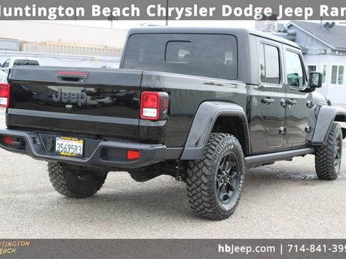 Used 2022 Jeep Gladiator Willys image 6