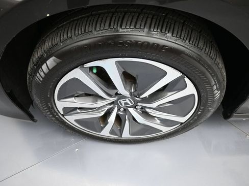 Used 2018 Honda Accord Touring image 14