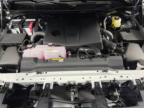 New 2026 Toyota Tundra SR image 9