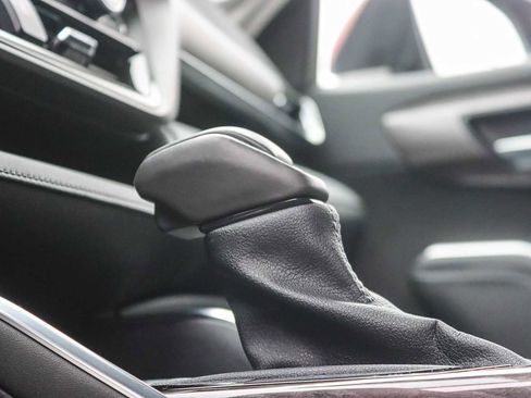 Used 2022 Toyota Highlander Limited image 23