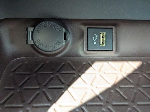 Used 2024 Toyota RAV4 Limited image 18